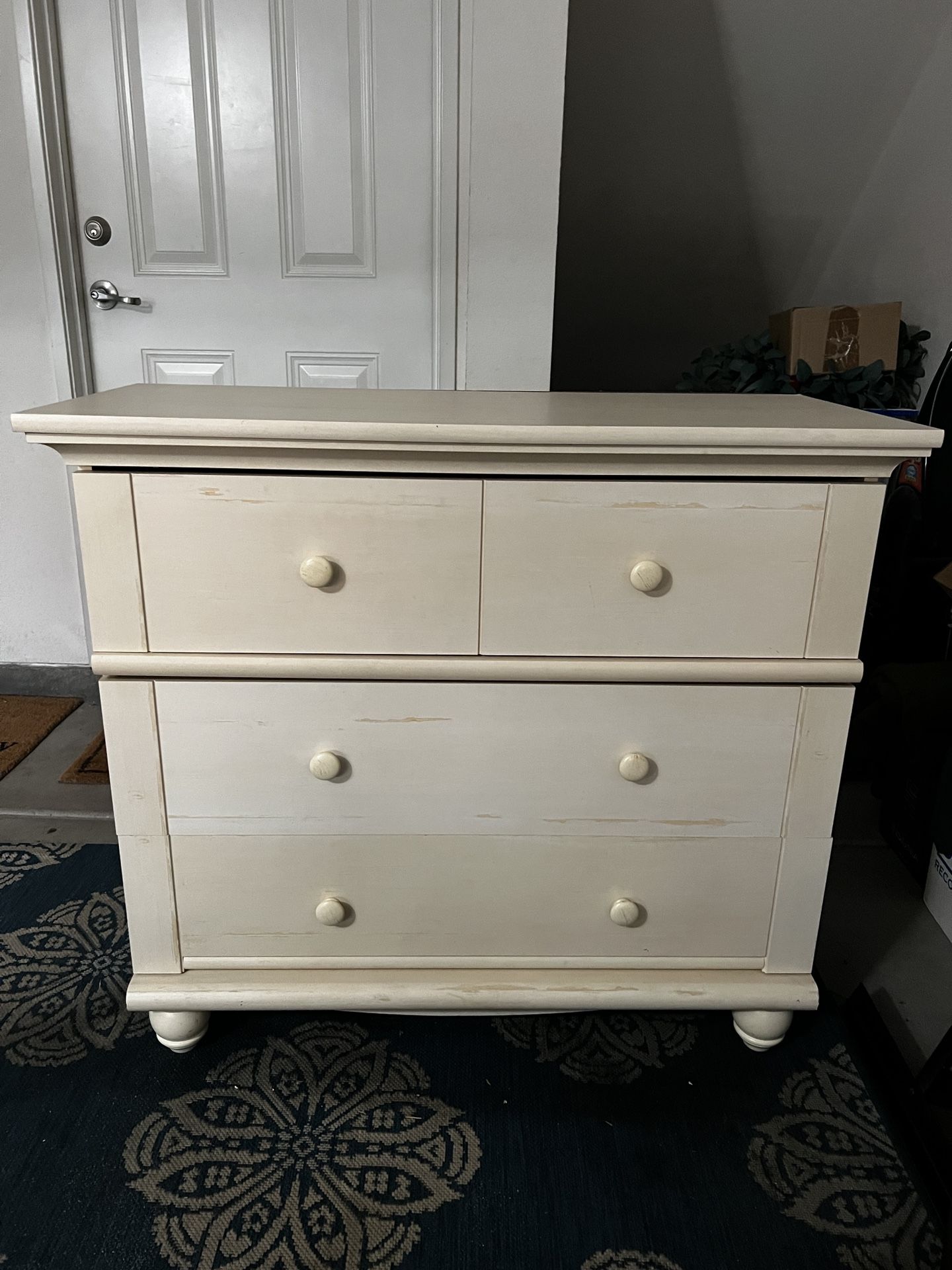 Dresser - 3 Drawers