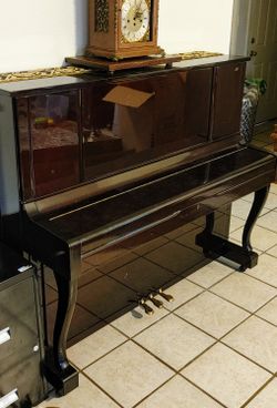 Rich Brown Upright Atlas Piano