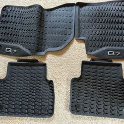 Original Audi Q7 Floor mats 