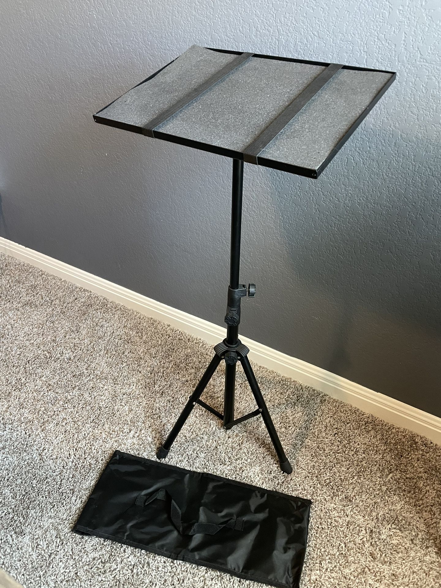 Projector stand