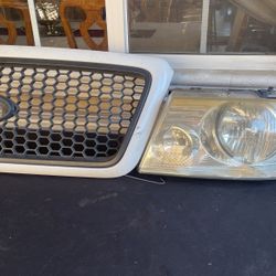 2006 Ford F150 Front Grille And Head Lights Ensemble