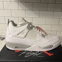 Men’s Jordan 4 Retro White Oreo Size 14.