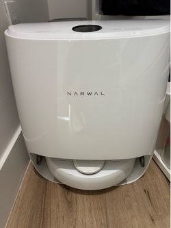 Narwal vacuum and mop