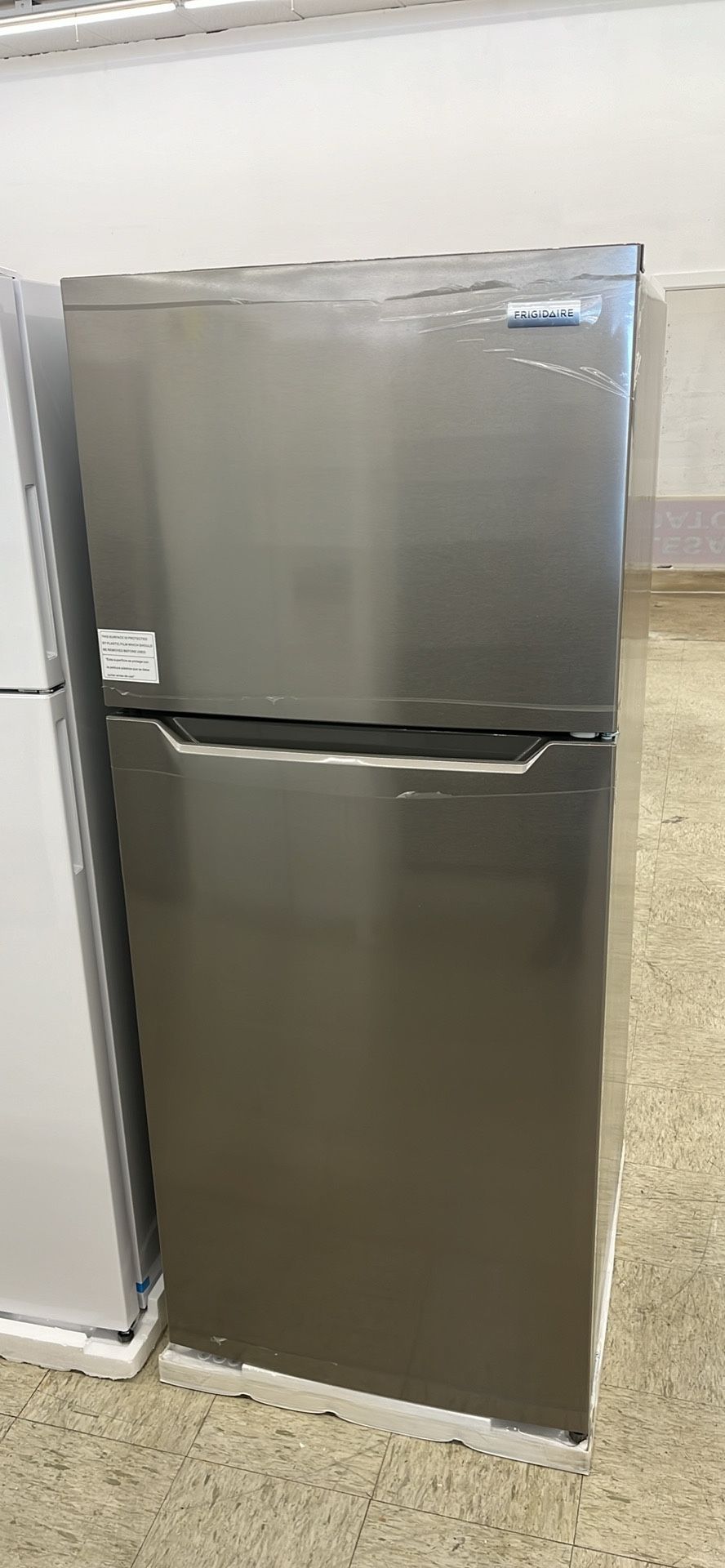 New 30” Top Freezer Refrigerator