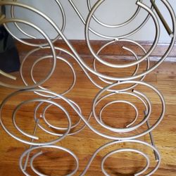 Six wine metal holder.
Slightly  used