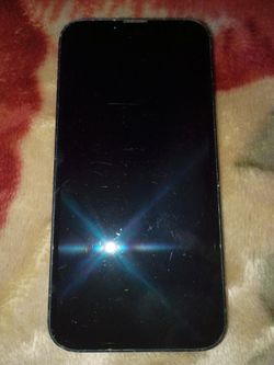 iPhone 13 (locked) 🔐 ✨✨✨✨✨
