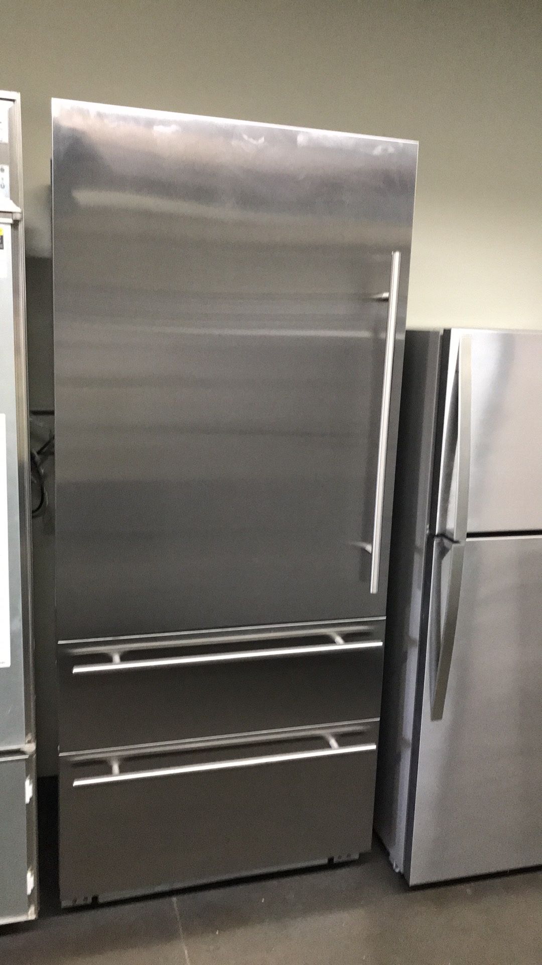 Viking 36” Wide 7Series Bottom Freezer Built In Stainless Steel Refrigerator 