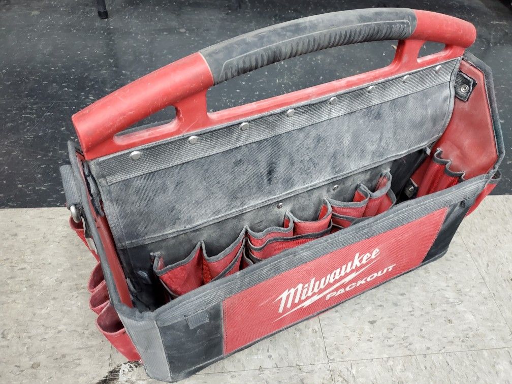 Milwaukee Packout 20" bag °°°***BAG ALTERED. NO LONGER FITS ONTO PACKOUT SYSTEM***°°°