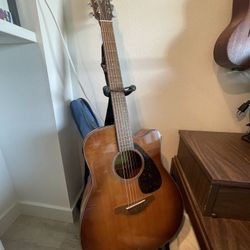 Yamaha acoustic/electric Guitar