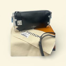 Black Calfskin Slim Trunk