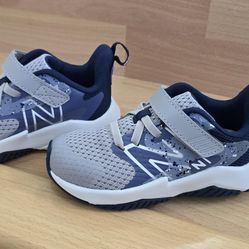 Toddler Boy shoes. 8C NEW BALANCE