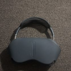 Apple AirPods Max Wireless Over-Ear Headphones, Active Noise Cancelling, Transparency Mode, Personalized Spatial Audio, Dolby Atmos, Bluetooth Headpho