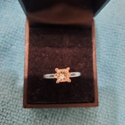 PLATINUM PRINCESS CUT DIAMOND RING 