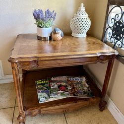 Vintage Wooden Accent/End Table 