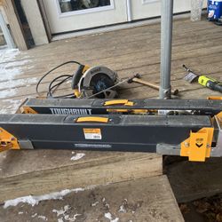 Dewalt Circular Saw And Horse Combo