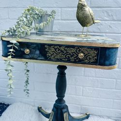 Side Table/ End Table / Accent Table 