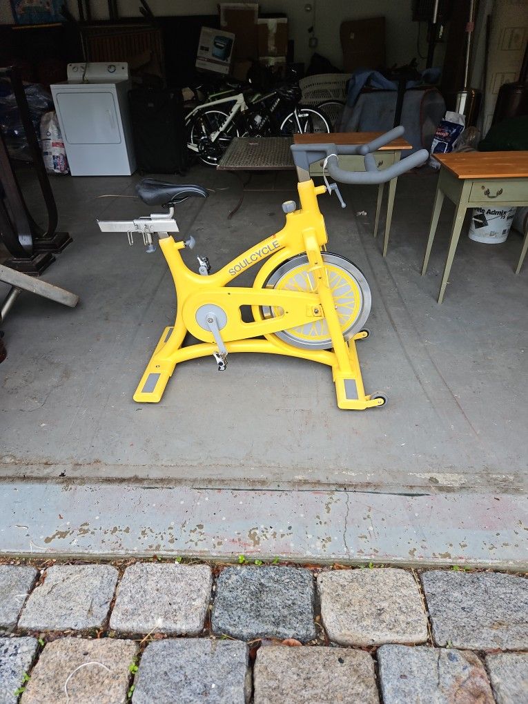 Soulcycle Spinning Bike