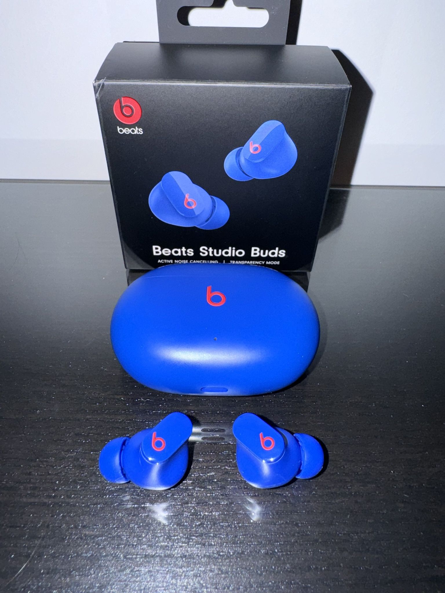 BEATS STUDIO BUDS TRUE WIRELESS NOISE CANCELLING EARBUDS - BLUE