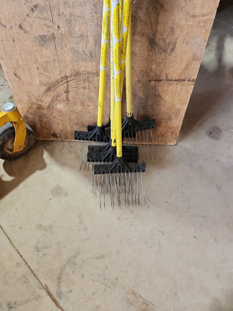 Shrub Rake