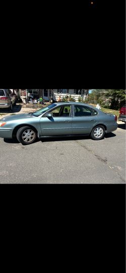 2005 Ford Taurus