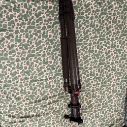 NEEWER 66"/168cm Carbon Fiber Tripod