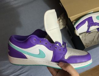 AIR JORDAN 1 LOW SE PSYGHIC PURPLE/HYPER JADE VIOLET PSYCHADELIQUE
