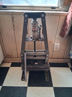 Yes, It's Available Central Machinery 6 Ton Bench Top Shop Press