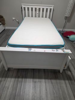 Like-New Twin Bed with Trundle & Mattresses (Will Separate)
