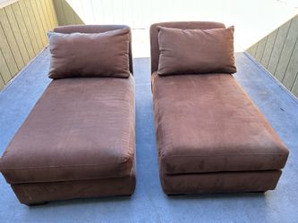 2 Chaise lounges