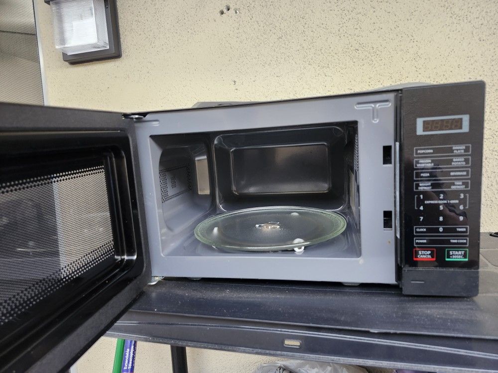 Magic Chef Microwave 