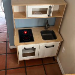 Play Kitchen
