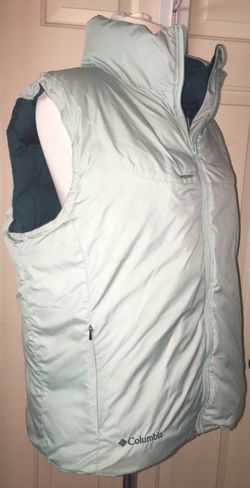 Women's reversible Columbia puffer vest size XL great condition