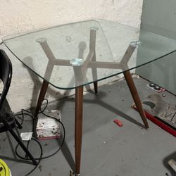 Free Glass Top Table 