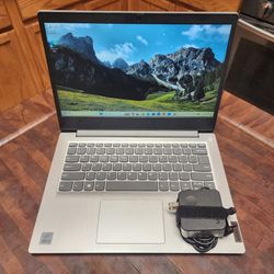 Lenovo 3i laptop Core 5i, 512 ssd HD, 12 gigs of ram