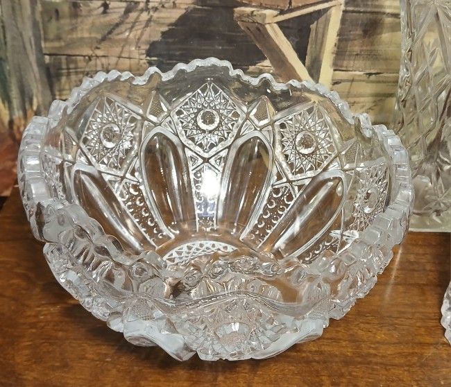 Vintage 1960's LE SMITH Crystal Cut Glass Center Bowl - BEAUTIFUL