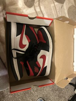 Air Jordan 1 Mid “Bred Toe” – Size 11