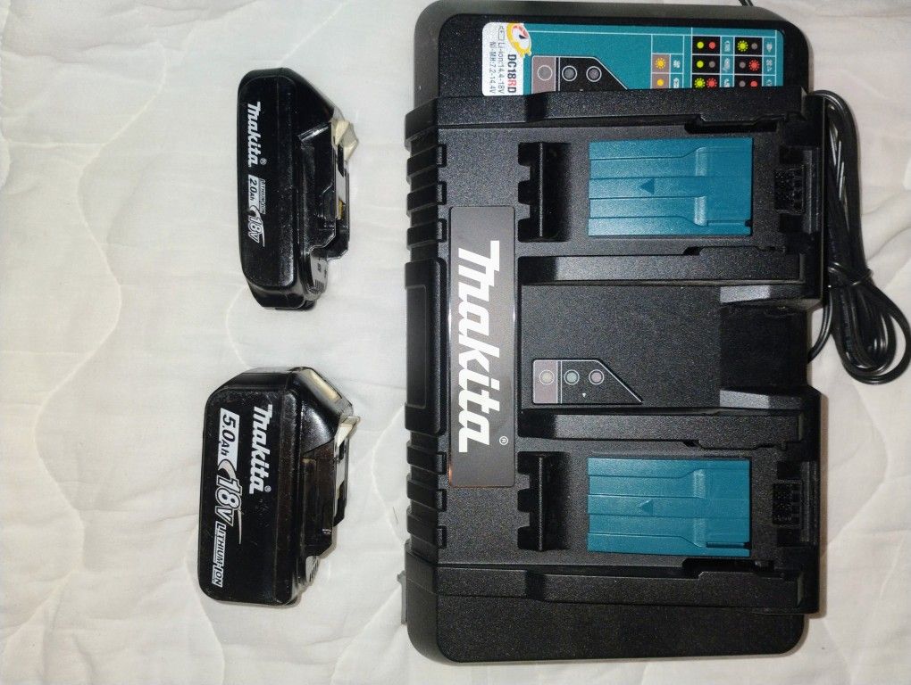 Makita Dual Charger Port And Batteries
