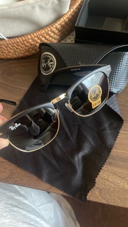 W/M Black sunglasses with gold frame