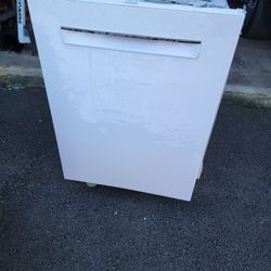 Bosch 800 Dishwasher Works Well  Small Leak 