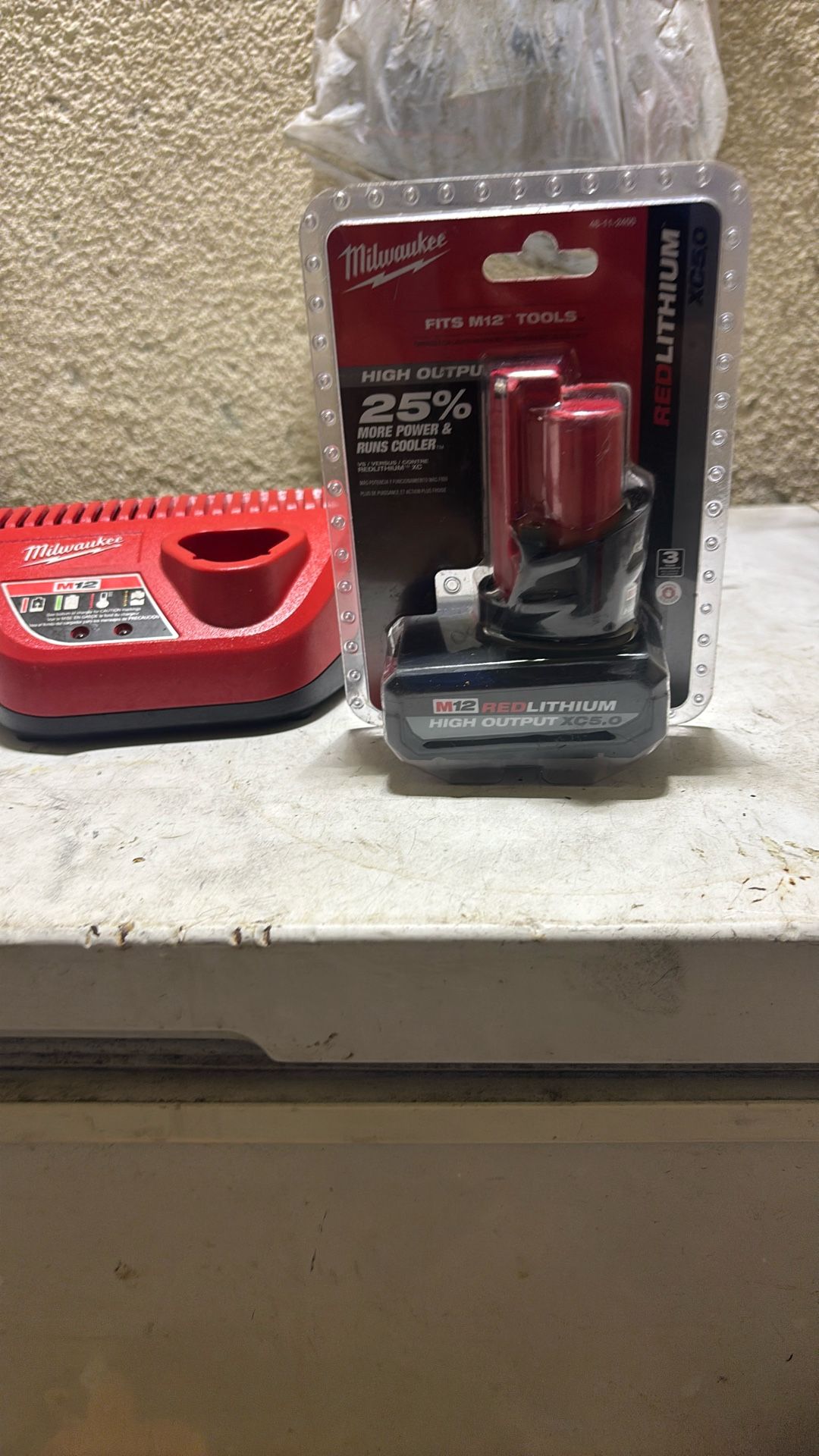 M12 Charger And Battery