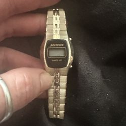 Vintage Women’s Advance watch