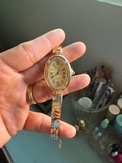 Biaojie Quartz Women's Bangle Watch Gold Tone