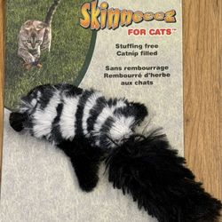 Great Cat Toy! 5 inch Skinneeez for Cats Forrest Animal:Skunk - $6.99