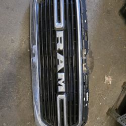 2019-2023 DODGE RAM 1500 FRONT UPPER RADIATOR GRILLE GRILL OEM (contact info removed)8A
