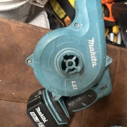 Soplador Y Batería Makita