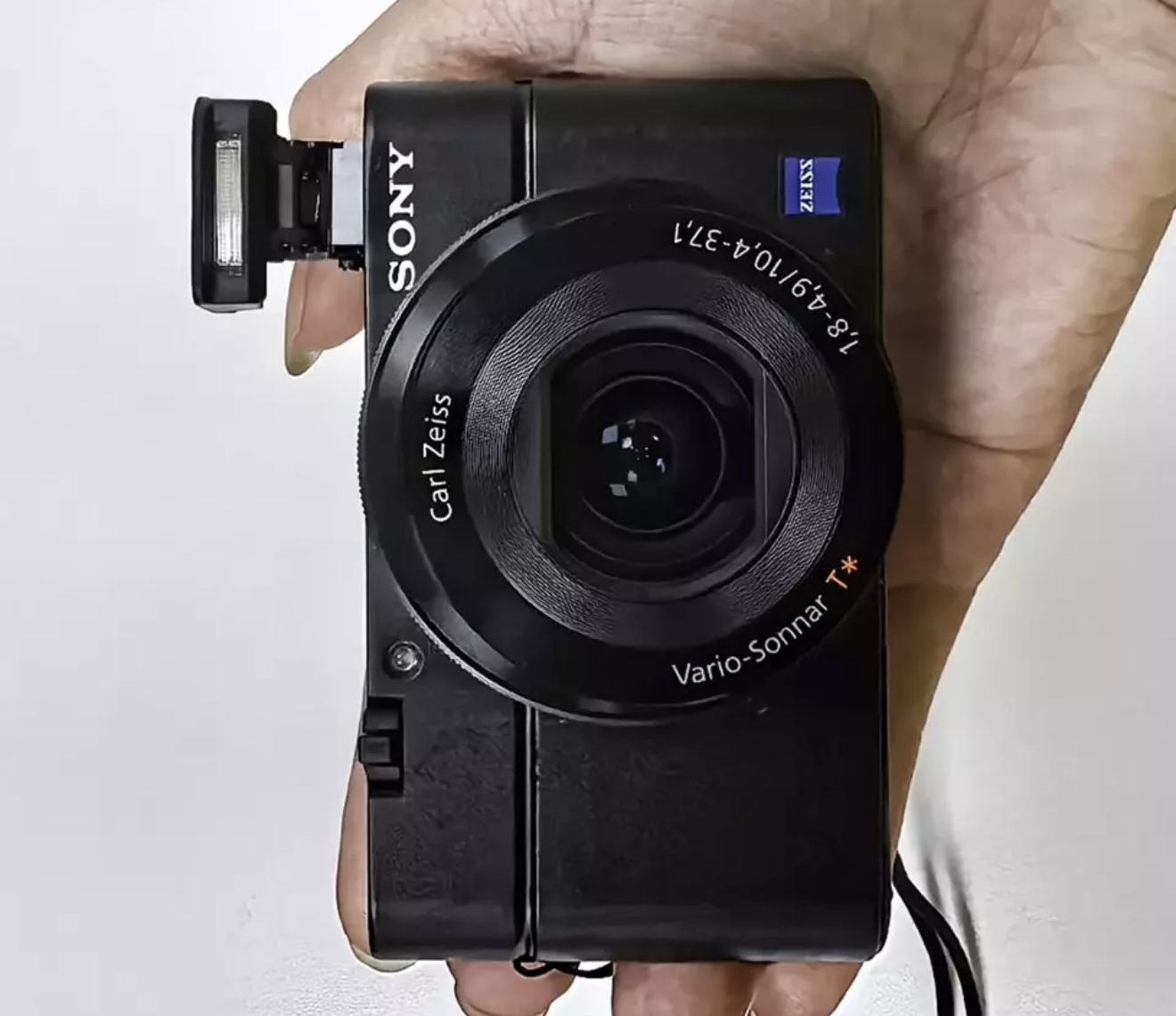 Sony Cyber-Shot DSC-RX100 Digital camera 