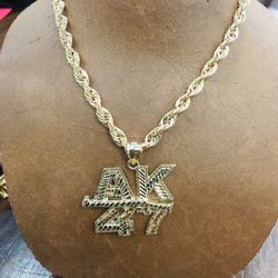 10KT Men’s Gold Chain With 10KT Gold Charm
