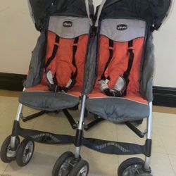 Chicco double stroller (made in Italy) can be washed in the washing machine and is quick to close in excellent condition, orange and grey colour, ever