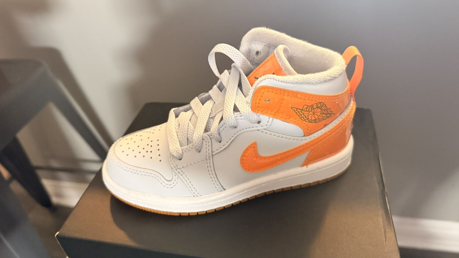 Jordan Mid SE (PS) Size 11C Football Grey Orange Peel