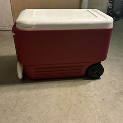 Igloo Wheelie Cool 38 Quart Cooler